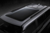 「GX550“バージョンL”」にオプション設定される「調光パノラマルーフ」。