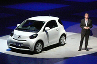 クルマはここまで小さくなれる！「トヨタiQ」デビュー