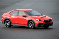 2021年11月25日にデビューした、新型「スバルWRX S4」。「卓越した走行性能と4ドアセダンの実用性を兼ね備えた、スバルのAWDパフォーマンスを象徴するモデル」と位置づけられている。