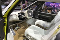 「I.D.BUZZ」のインテリア。