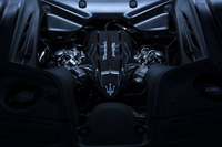 リアミドに搭載される3リッターV6ツインターボエンジンは、「MC20」より10PSアップした640PSを発生。