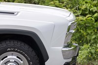 ご覧のとおり、ノーズ部分は大きく逆スラントしている。