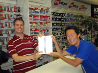 2011年6月28日、待ちに待った“納品式”。左がフランチェスコさん。