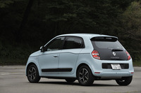 試乗車のボディーカラーは「ブルー ドラジェ」。