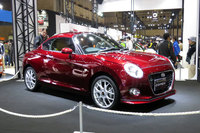 ダイハツのブースには「コペン アドベンチャー」のほかにもさまざまなコペンのコンセプトカーが展示されている。写真は「コペン セロ クーペコンセプト」。