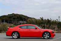 ダッジ・チャージャー SRT8（FR/5AT）【ブリーフテスト】の画像