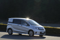 ホンダ・フリードスパイク ハイブリッド ジャストセレクション（FF/CVT）【ブリーフテスト】の画像