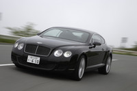 0-100km/hを4.5秒でこなすだけあって、加速力はすさまじい。
