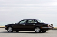 デイムラー(FR/6AT)【試乗記】の画像