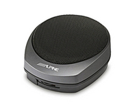 「KAX-552N」（1万1550円）の音量調整は本体で可能。