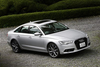 スポーティさとエレガントさの両立を目指したエクステリアデザイン。