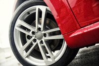 「アウディTTロードスター」の18インチアルミホイール。タイヤは、「コンチネンタル・コンチスポーツコンタクト5」が装着されていた。