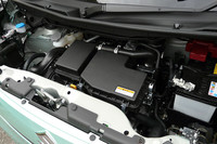 エンジンはターボ、自然吸気ともに「R06A」型を採用。燃費性能は最も低いターボの4WDでさえ、25.0km/リッター（JC08モード）を実現している。