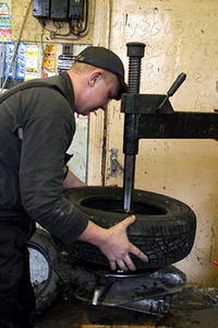 第30回：8月28日「B&Bとタイヤ屋」の画像