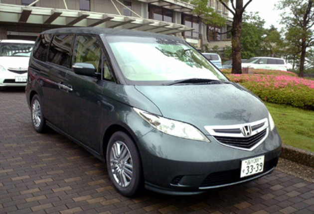 【スペック】
	G：全長×全幅×全高＝4840×1830×1790mm／ホイールベース＝2900mm／車重＝1800kg／駆動方式＝FF／2.4リッター直4DOHC16バルブ（160ps/5500rpm、22.2kgm/4500rpm）／車両本体価格＝286万6500円