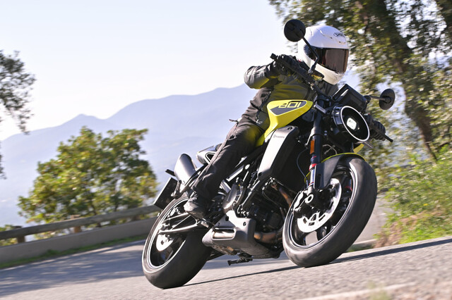 ハスクバーナ・ヴィットピレン801（6MT）【海外試乗記】 個性派で実力