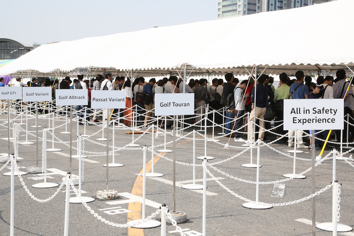 「オールラインアップ・テストドライブ」では、最新のフォルクスワーゲン車を特設コースで試乗することができる。