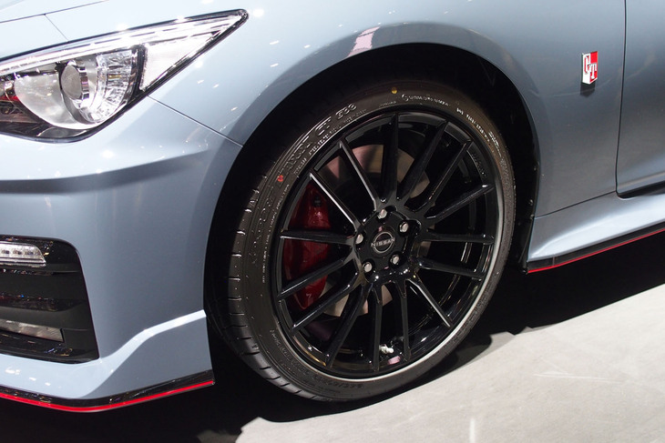 日産スカイラインNISMO