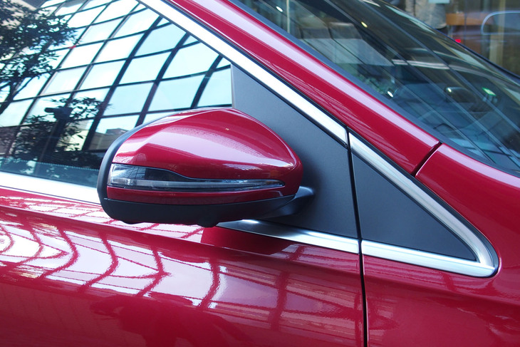 メルセデス・ベンツB200d（ドアミラー）