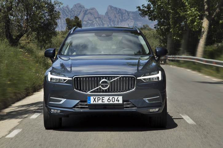 ボルボXC60 T6 AWD