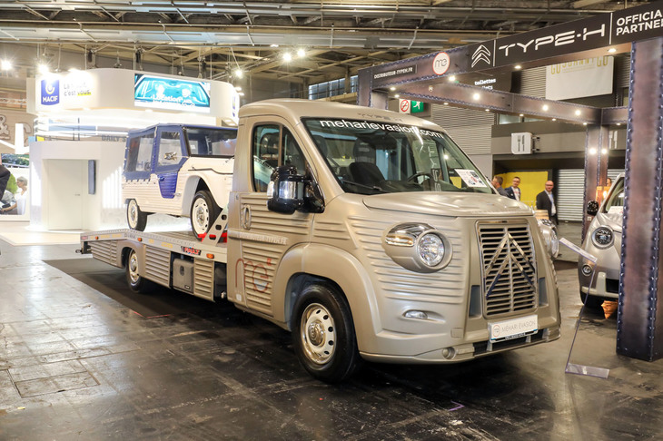 「メアリ」を積んでるこちらの「H（アッシュ）トラック」風のトラックは、「シトロエン・ジャンピー」がベース。