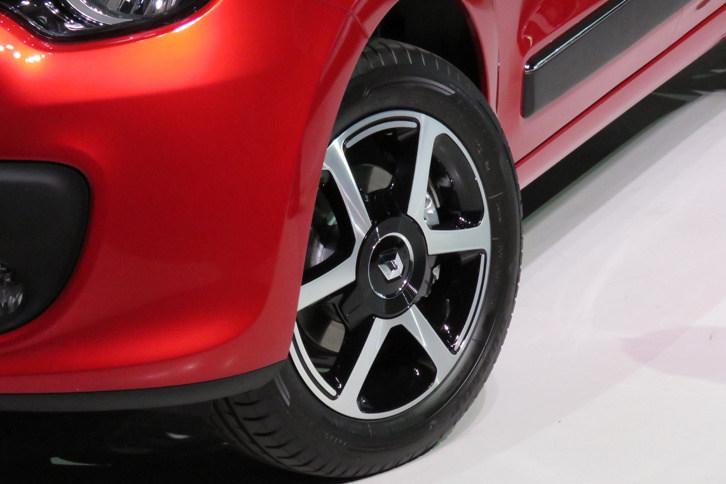 ルノー・トゥインゴ インテンス（ホイールとタイヤ）