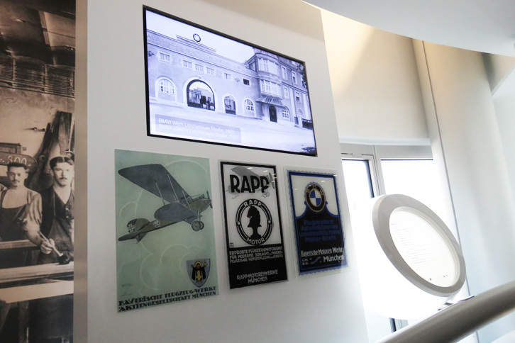 常設展なのか特別展示なのかは分からなかったが、“おわん型”の建屋ではBMWの歴史にスポットを当てた展示が行われていた。写真は航空機事業を手がけていた黎明（れいめいき）期を紹介する展示。