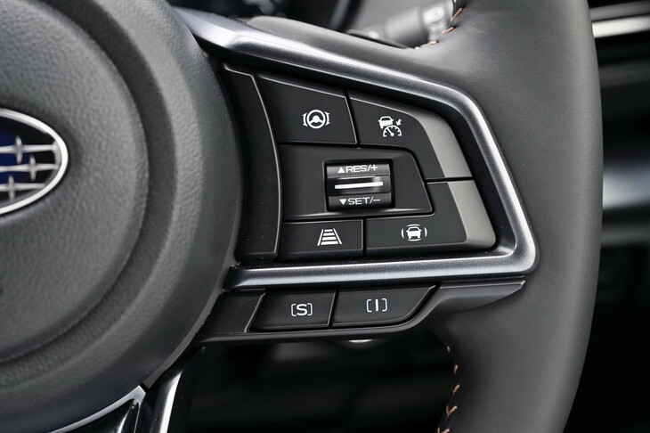 スバル・レヴォーグ レイバック リミテッドEX（ステアリングスイッチ）