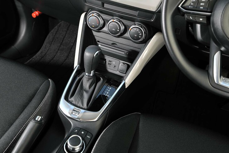 「マツダ2」のトランスミッションは6段ATが主。マツダでは、FRプラットフォームのラージ商品群には新開発の8段ATが搭載されているが……。