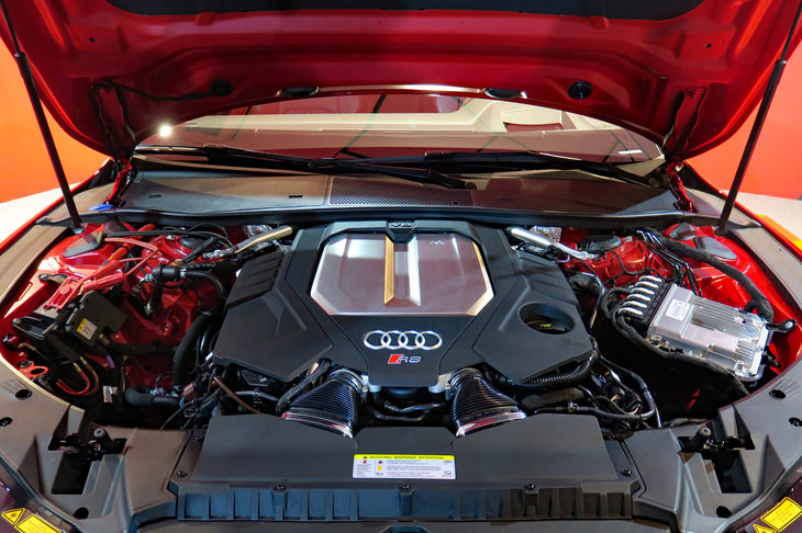 アウディRS 7スポーツバック（エンジン）