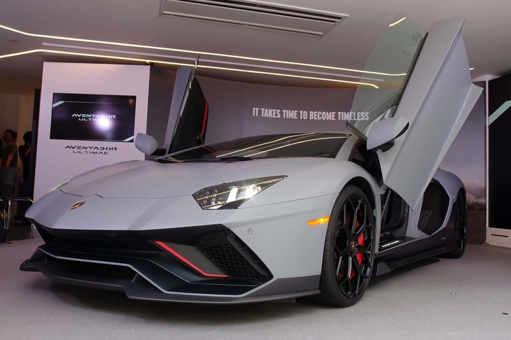 ランボルギーニ・アヴェンタドールLP780-4 Ultimae