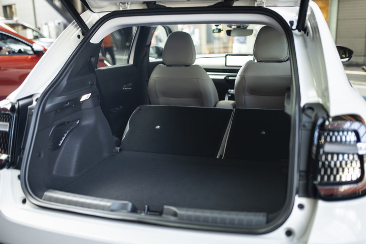 フィアット600e（荷室）