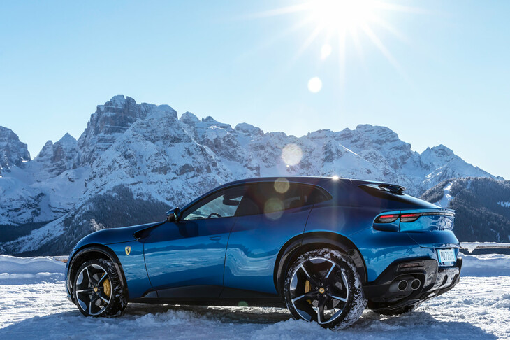 フェラーリならではの高い動力性能と、このスタイリングと高度な4WD機構が実現する悪路走破性、そして4ドア・4シーターならではの機能性を併せ持つ「フェラーリ・プロサングエ」。肯定的な人はもちろん、否定的な意見を持つ古参のフェラーリファンも、ぜひ一度試してみてほしい。