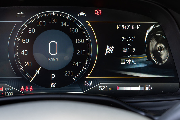 ドライブモードは「ツーリング」「スポーツ」「雪／凍結」「Myモード」の4種類。Myモードでは、ステアリングやブレーキの制御、エンジン音などを個別に調整できる。