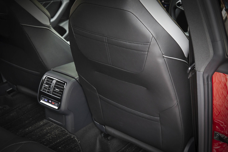 フォルクスワーゲン・アルテオン（フロントシート）