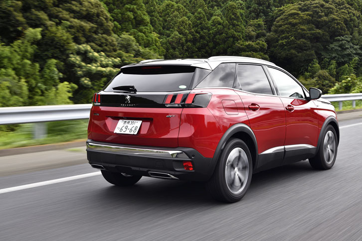 今回の試乗距離は約265km。燃費は満タン法で13.8km/リッターだった。燃料タンクの容量は52リッター。