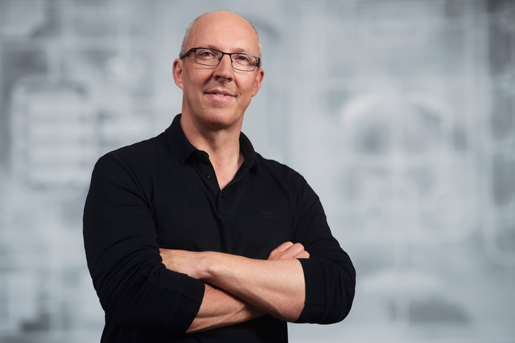 ボルボのデザイン部門を統括するロビン・ペイジ氏。「ボルボ・コンセプト リチャージ」も彼の手になるものだ。