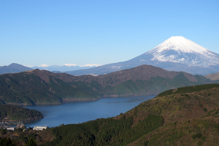 ついでに富士山と芦ノ湖も撮影。タカとなすびの写真も撮っておけばよかった。