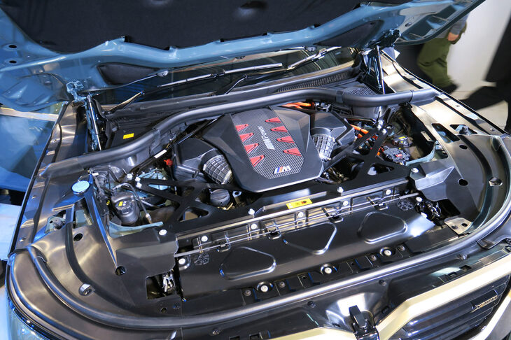 BMW XM（パワーユニット）