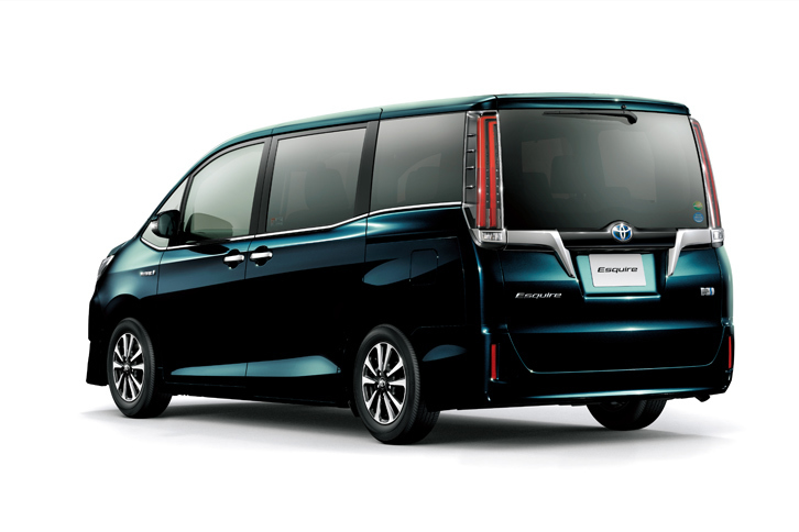 エントリーグレードの「Xi」（ハイブリッド車）。ボディーカラーは「ブラッキッシュアゲハガラスフレーク」。