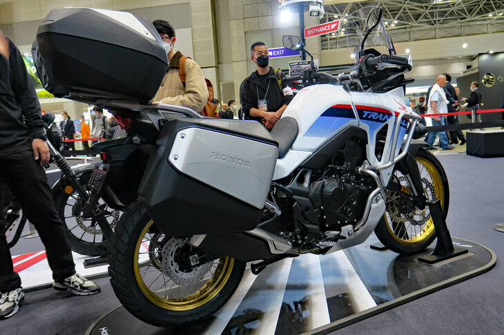 ホンダXL750トランザルプ