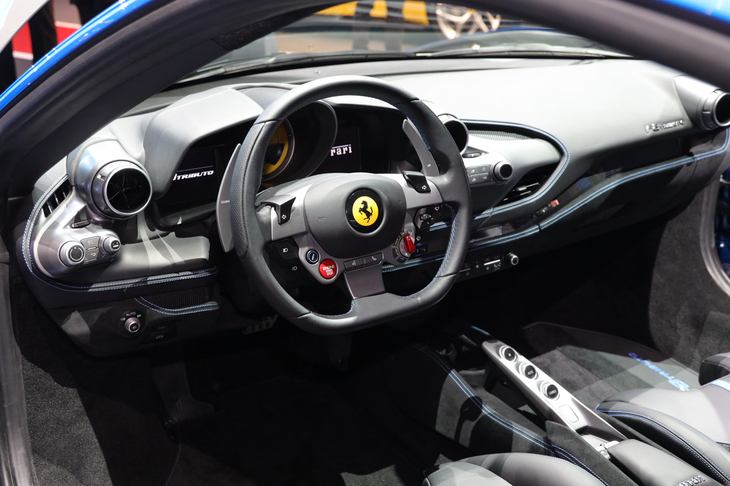 フェラーリF8トリブート（インテリア）