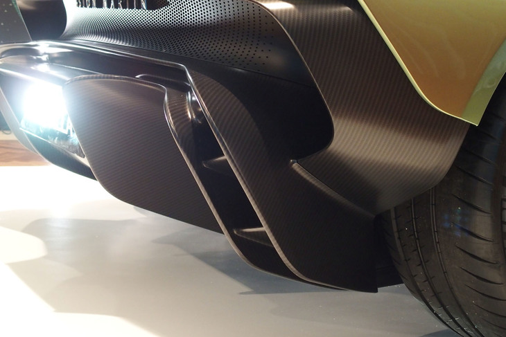 アストンマーティン・ヴァルハラ（リアディフューザー）