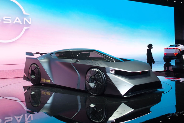 「日産ハイパーフォース」はいかにも「日産GT-R」の後継モデルのようなシルエットだが、まあ商品化の可能性はほとんどない。