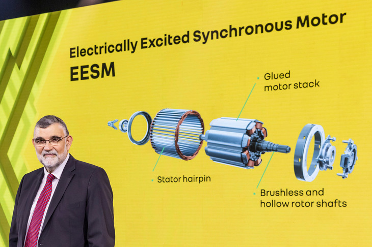 ルノーいわく、高速走行を多用する欧州などでは、通常のEV用モーターより「EESM」のほうが効率がいいとのこと。その進化に注目である。