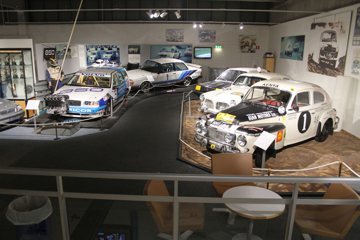モータースポーツコーナーには「PV544」から「850エステート」や「S40」までがそろう。