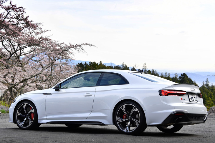 アウディRS 5クーペ