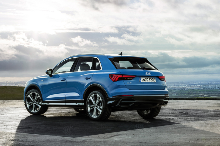 アウディQ3