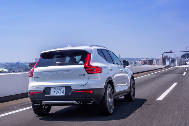 WLTCモードの燃費値は14.0km/リッター。一充電あたりの最大EV走行距離（充電電力使用時走行距離）は45.6kmと発表されている。