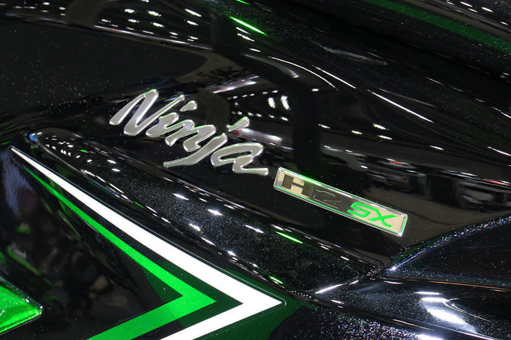 カワサキ・ニンジャH2 SX SE